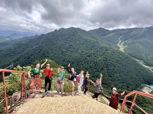 康养旅游赋能美好生活用行动回馈社会j9国际站登录幸福之家旅行社：以(图2)